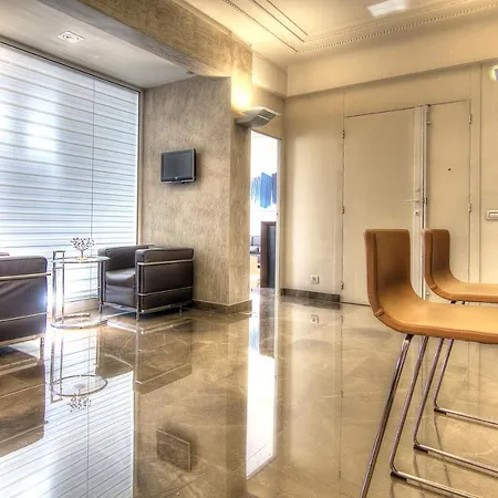 Apartment Large 3 Bedrooms - 3 Min From The Palais - Apt N °5m90 Cannes
