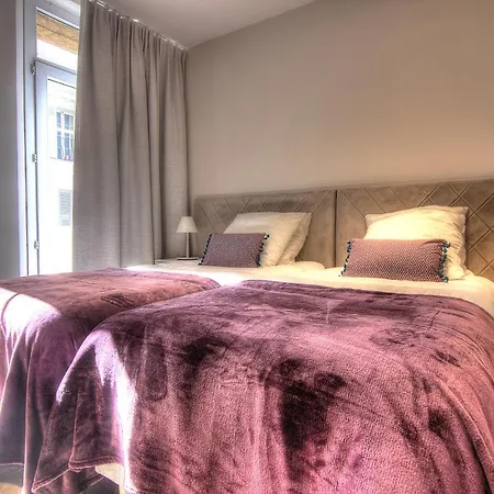 Large 3 Bedrooms - 3 Min From The Palais - Apt N °5m90 Apartment *